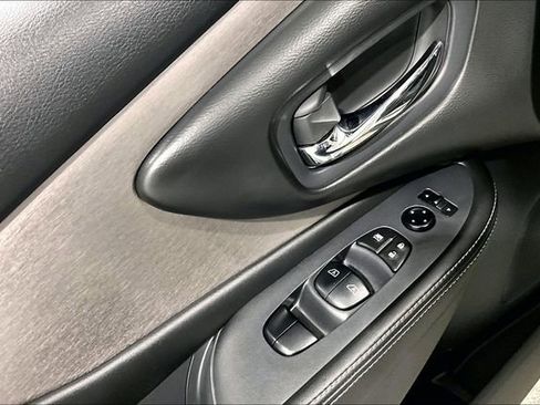Used 2024 Nissan Murano SV AWD/4WD image 38