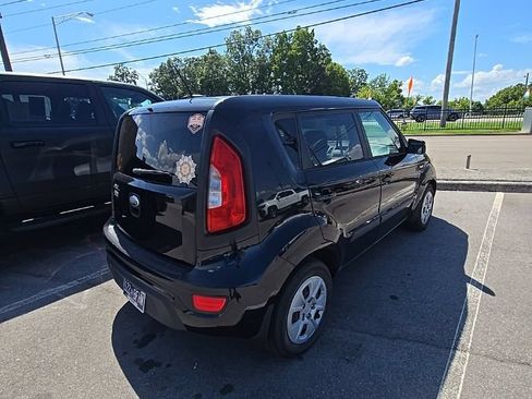 Used 2013 Kia Soul FWD image 3