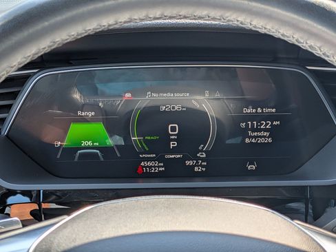 Used 2023 Audi e-tron Premium AWD/4WD image 15