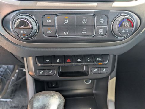 Used 2022 Chevrolet Colorado Z71 RWD image 14