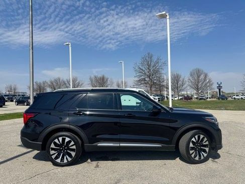 Used 2025 Ford Explorer Platinum w/ LUX Leather Package image 9