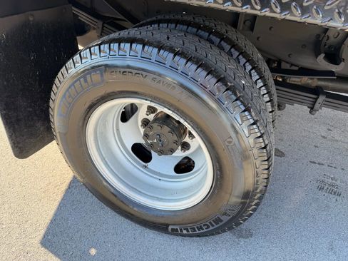 Used 2022 Chevrolet Silverado 3500 LT w/ Convenience Package image 21