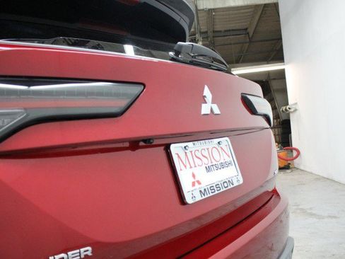 New 2026 Mitsubishi Outlander SEL image 4