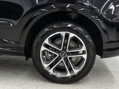 Used 2025 Audi Q5 Premium AWD/4WD image 38