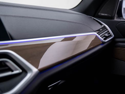 Used 2021 BMW X5 xDrive40i w/ Premium Package image 25