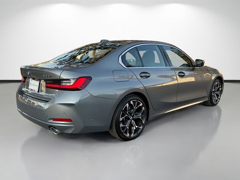 Used 2025 BMW 330i Sedan image 3