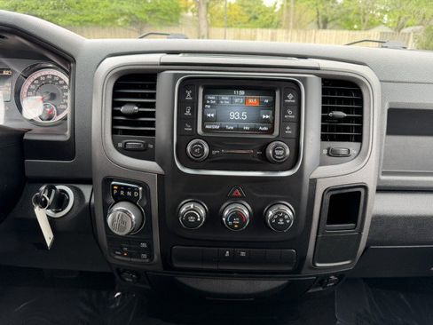 Used 2018 RAM 1500 Express AWD/4WD image 13