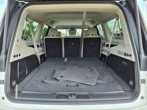 Used 2024 Jeep Wagoneer L Series II w/ Flexible Seating Group RWD image 12