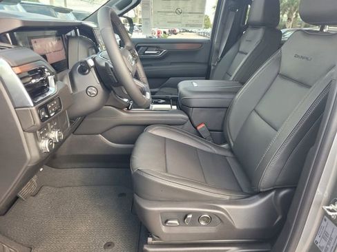 New 2026 GMC Yukon XL Denali image 4