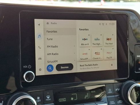 Used 2023 Toyota Highlander XLE image 20