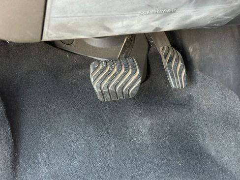 Used 2024 Nissan Altima 2.5 SV FWD image 19