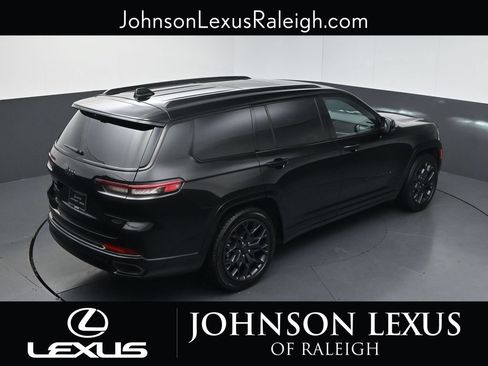 Used 2024 Jeep Grand Cherokee L Summit w/ Advanced Protech Group IV AWD/4WD image 27