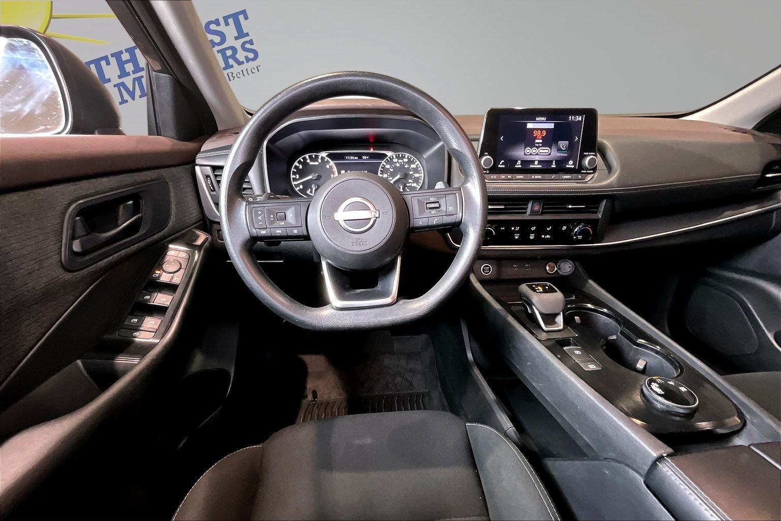 Used 2023 Nissan Rogue S AWD/4WD image 9