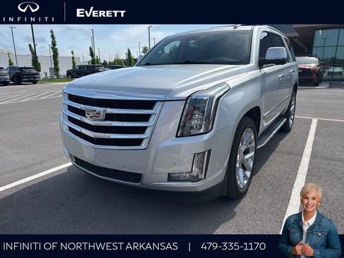 Used 2020 Cadillac Escalade Luxury RWD image 1