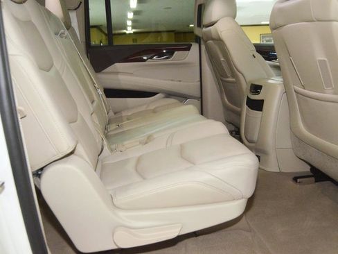 Used 2015 Cadillac Escalade ESV Luxury AWD/4WD image 31