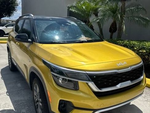 Used 2023 Kia Seltos S AWD/4WD image 1