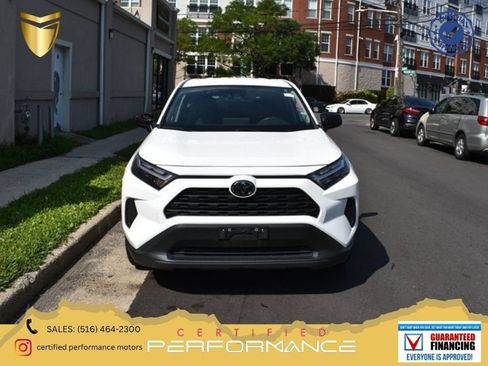 Used 2025 Toyota RAV4 LE AWD/4WD image 1