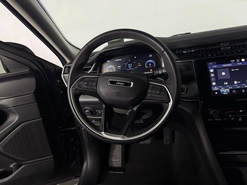 Used 2023 Jeep Grand Cherokee L Laredo RWD image 31