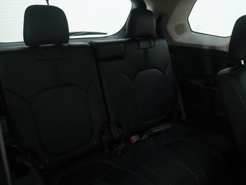 Used 2023 Honda Pilot Touring image 13