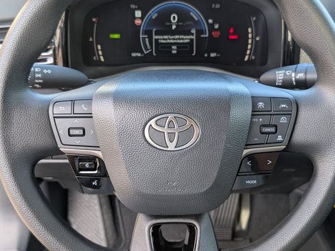 Used 2026 Toyota Camry LE FWD image 18