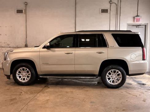 Used 2017 GMC Yukon SLE image 3