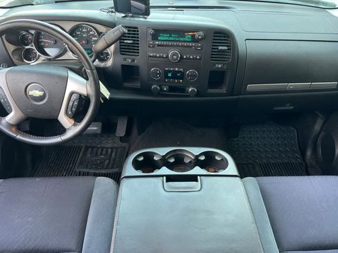 Used 2009 Chevrolet Silverado 1500 LT w/ Regional Value Package image 4