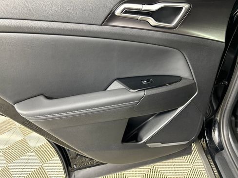 Used 2023 Kia Sportage EX image 16