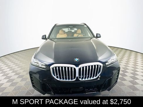 Used 2026 BMW X5 xDrive40i w/ M Sport Package AWD/4WD image 3