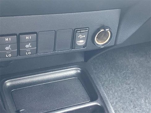 Used 2013 Toyota RAV4 Limited image 26