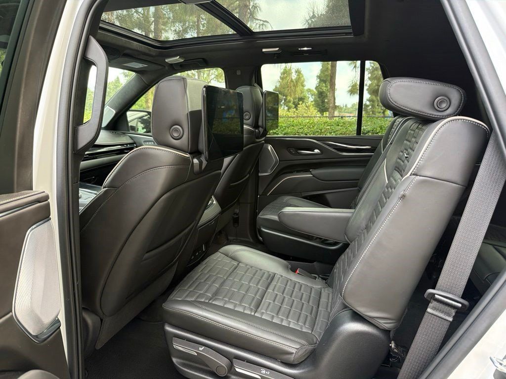 Certified 2023 Cadillac Escalade V AWD/4WD image 4