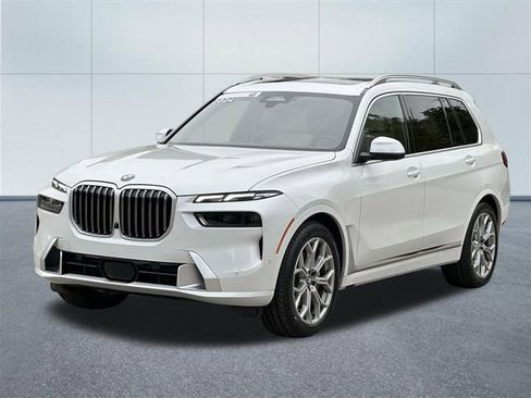 Certified 2024 BMW X7 xDrive40i w/ Executive Package image 10