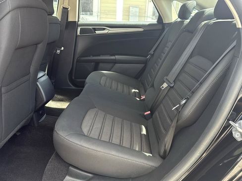 Used 2018 Ford Fusion SE FWD image 22