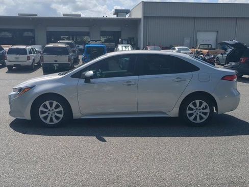 Used 2023 Toyota Corolla LE FWD image 7