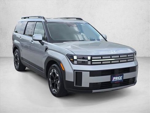 Used 2025 Hyundai Santa Fe SEL image 3