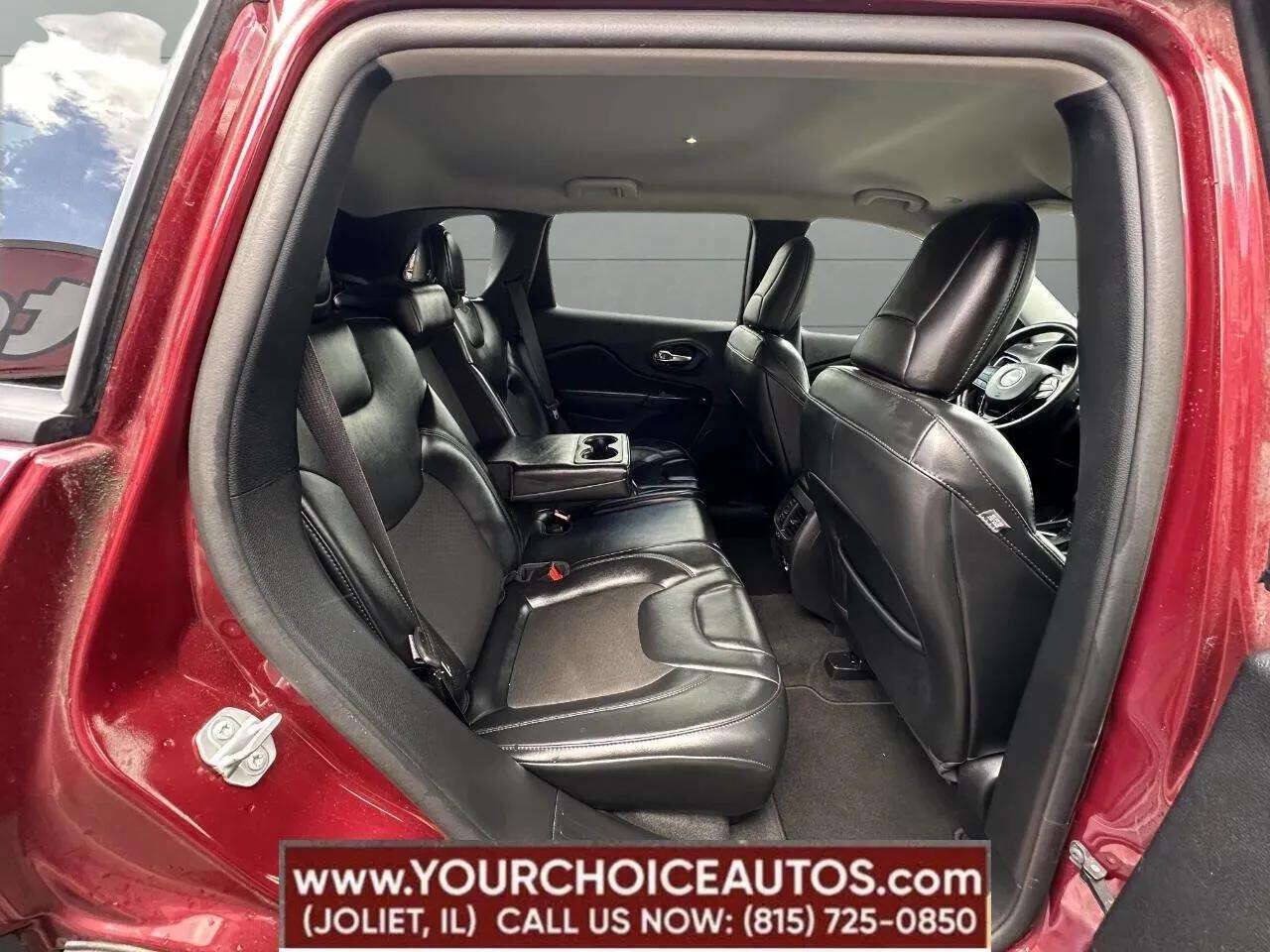 Used 2021 Jeep Cherokee Latitude Plus FWD image 37