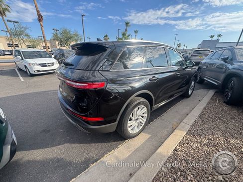Used 2021 Lincoln Corsair AWD image 4