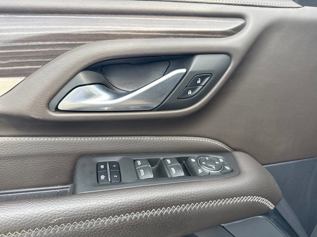 Used 2022 GMC Yukon Denali RWD image 12