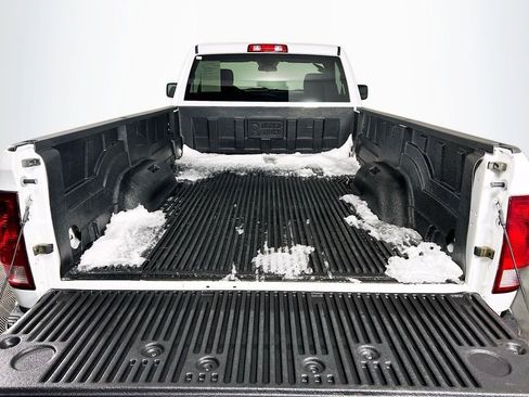 Used 2022 RAM 1500 Classic SLT image 22