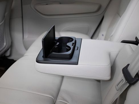 New 2025 Volvo XC90 T8 Plus w/ Protection Package Premier image 31