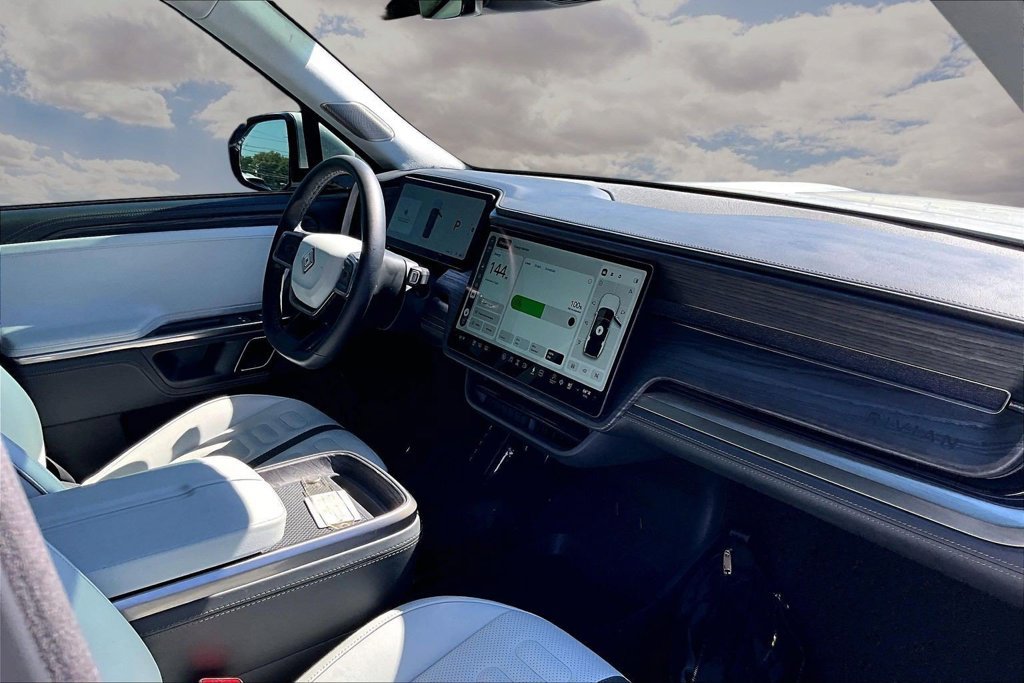 Used 2023 Rivian R1S Adventure Quad AWD/4WD image 27