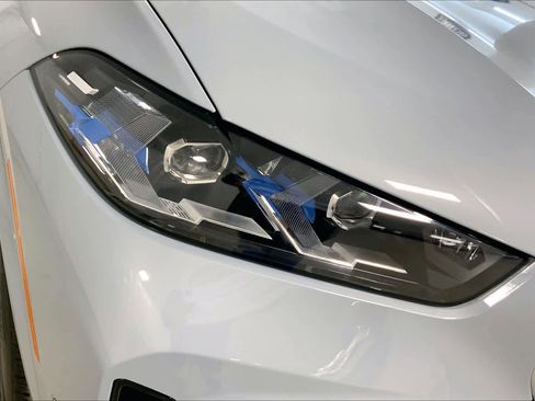 New 2026 BMW X5 xDrive50e w/ Executive Package image 13