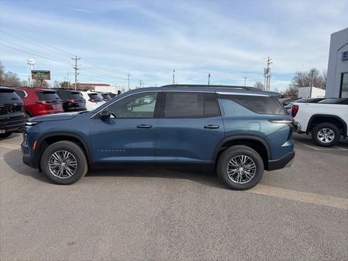 New 2026 Chevrolet Traverse LT w/ Driver Confidence Package image 3