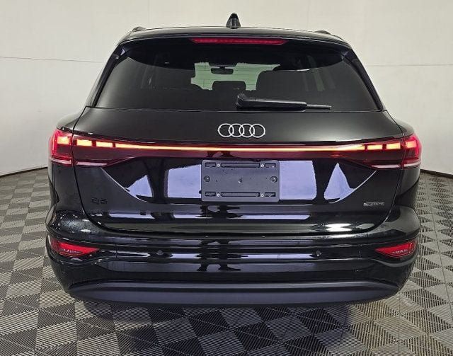 Used 2025 Audi Q6 e-tron Premium w/ Convenience Package AWD/4WD image 3