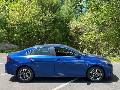 Used 2023 Kia Forte LXS FWD image 6