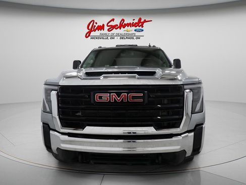Used 2024 GMC Sierra 3500 Pro image 3