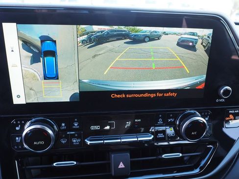 Used 2023 Toyota Highlander Limited AWD/4WD image 25
