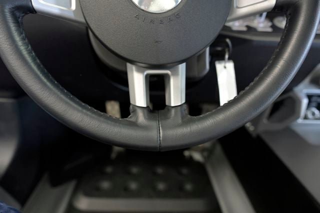 Used 2006 Ford GT RWD image 49
