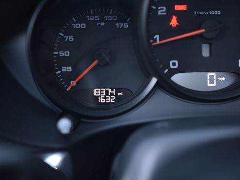 Certified 2024 Porsche 718 Boxster image 18