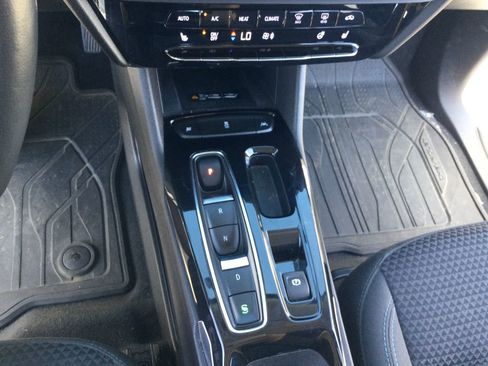 Used 2023 Chevrolet Bolt EUV LT w/ Comfort Package image 11