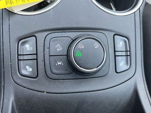 Used 2024 GMC Terrain SLT image 23